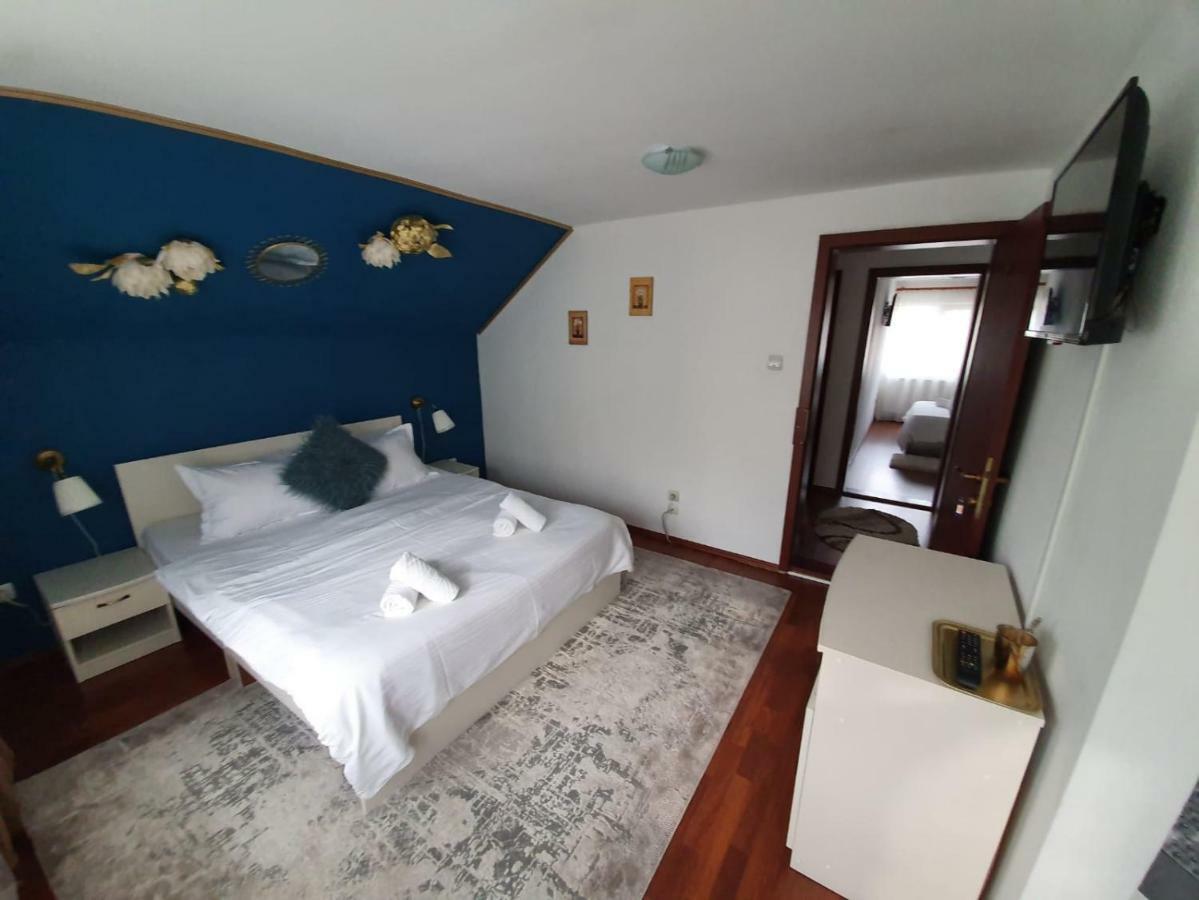 Casa Lucky Hotel Rîşnov Ngoại thất bức ảnh