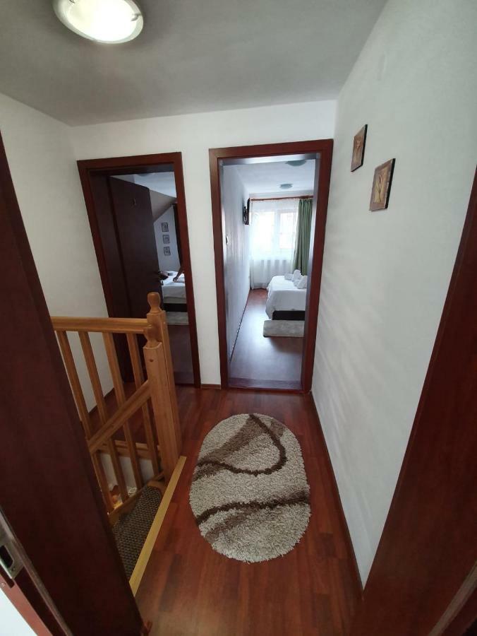 Casa Lucky Hotel Rîşnov Ngoại thất bức ảnh